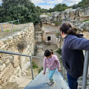 מערות בחורבת בורגין בפסח 8 באפריל